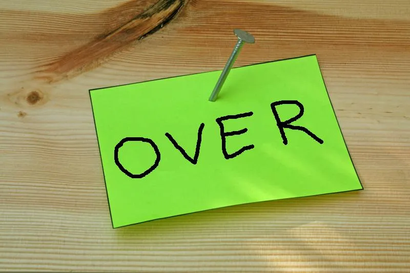 10 Mots anglais qui portent à confusion contenant OVER - Vocabulaire